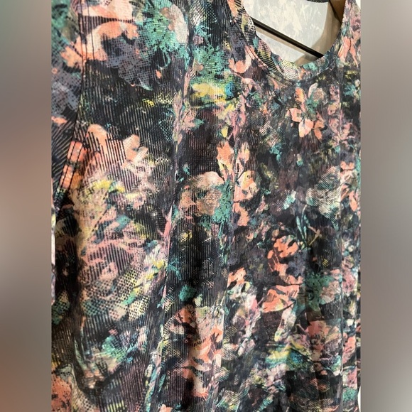 Lululemon Into the Sun Short Sleeve Dappled Daze Multi Floral Med/Lrge 8 Run EUC - Picture 5 of 10